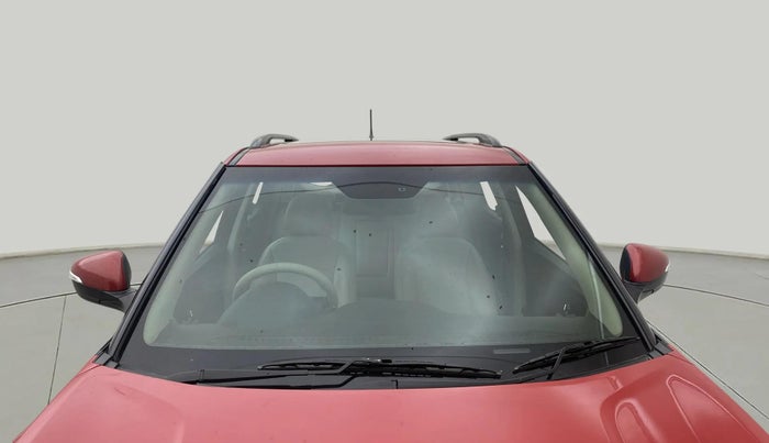 2020 Mahindra XUV300 W8 (O) 1.5 DIESEL AMT, Diesel, Automatic, 71,094 km, Front Windshield