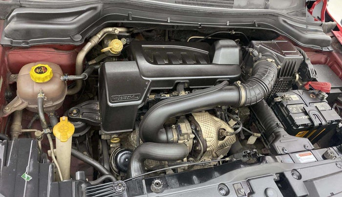 2020 Mahindra XUV300 W8 (O) 1.5 DIESEL AMT, Diesel, Automatic, 71,094 km, Engine View - Right