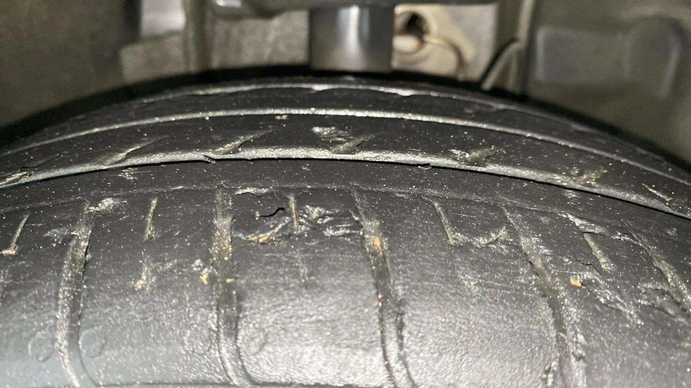 2021 Tata TIAGO NRG XZ AMT, Petrol, Automatic, 45,145 km, Right Front Tyre Tread