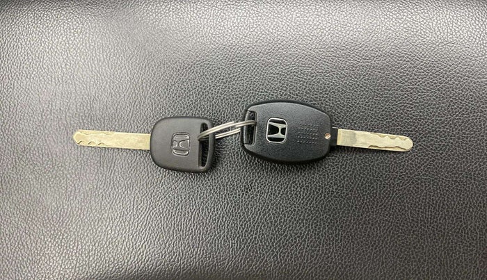 2017 Honda Brio S MT, Petrol, Manual, 93,217 km, Key Close Up