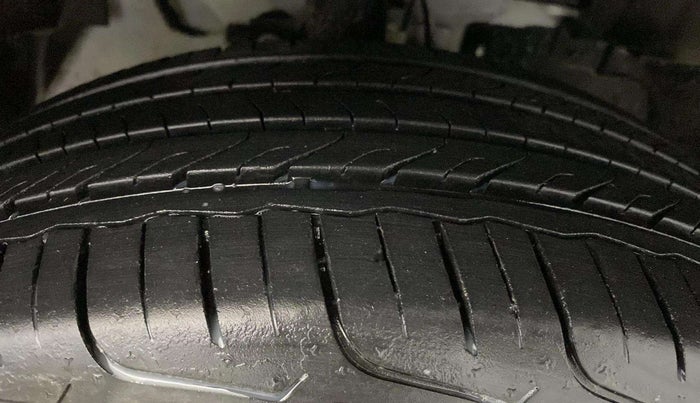 2024 Tata NEXON PURE 1.2 PETROL, Petrol, Manual, 5,731 km, Right Front Tyre Tread