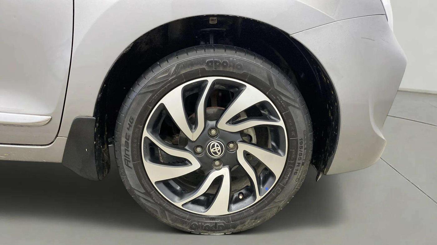 2020 Toyota Glanza G, Petrol, Manual, 46,382 km, Right Front Wheel