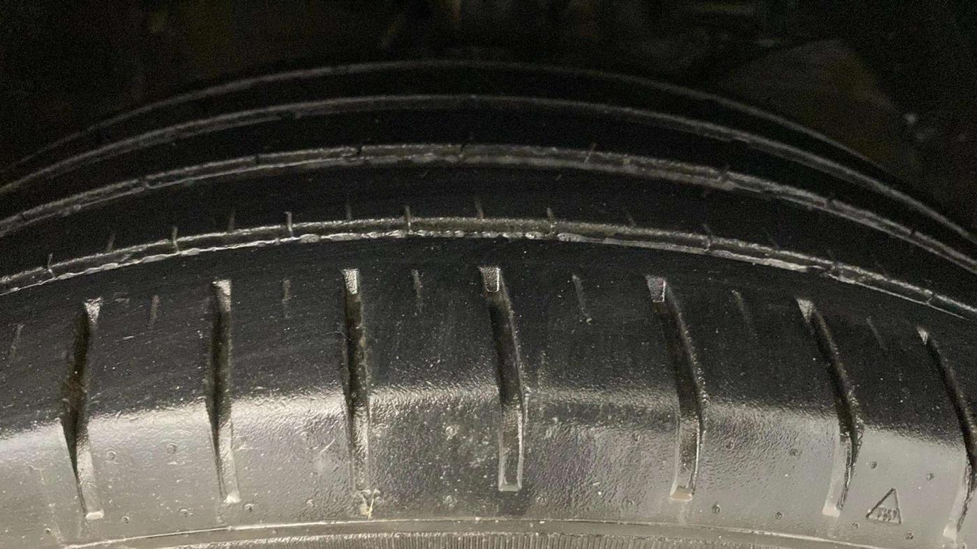 2020 Toyota Glanza G, Petrol, Manual, 46,382 km, Right Front Tyre Tread