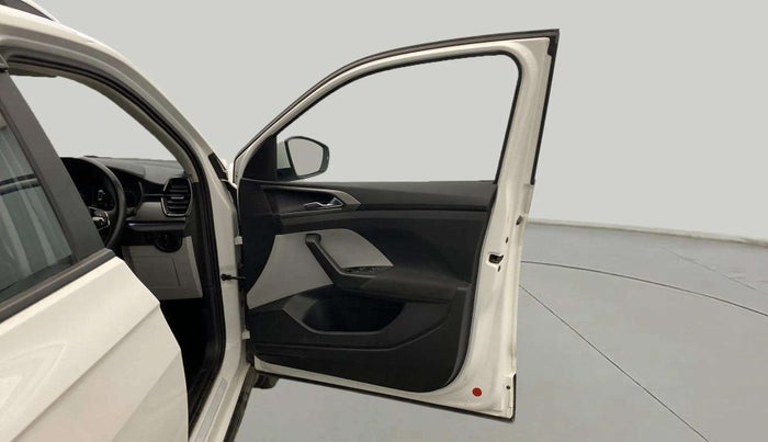 2022 Skoda KUSHAQ AMBITION 1.0L TSI MT, Petrol, Manual, 38,311 km, RHS Front Door
