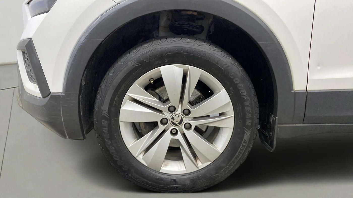 2022 Skoda KUSHAQ AMBITION 1.0L TSI MT, Petrol, Manual, 38,311 km, Left Front Wheel