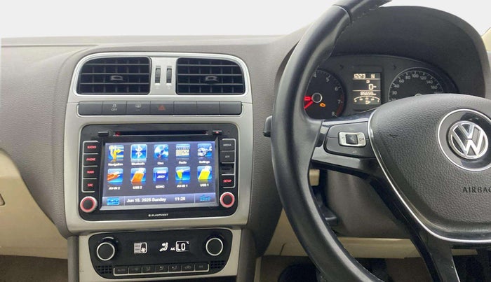 2015 Volkswagen Vento HIGHLINE PETROL AT, Petrol, Automatic, 85,679 km, Air Conditioner