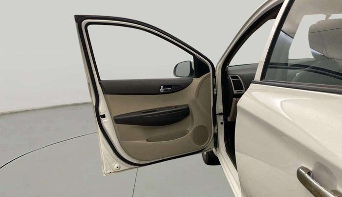 2013 Hyundai i20 MAGNA (O) 1.2, Petrol, Manual, 34,934 km, LHS Front Door