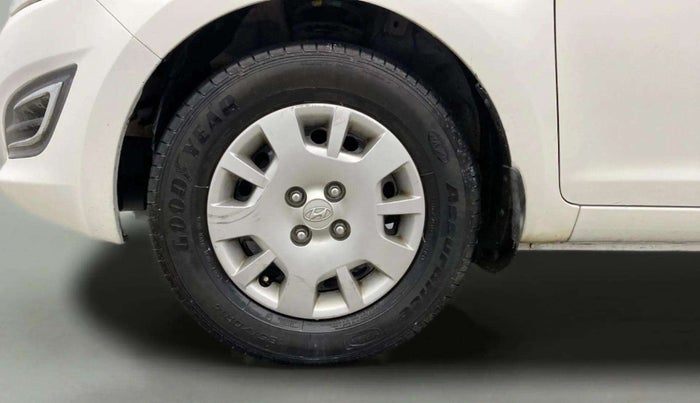 2013 Hyundai i20 MAGNA (O) 1.2, Petrol, Manual, 34,934 km, Left Front Wheel