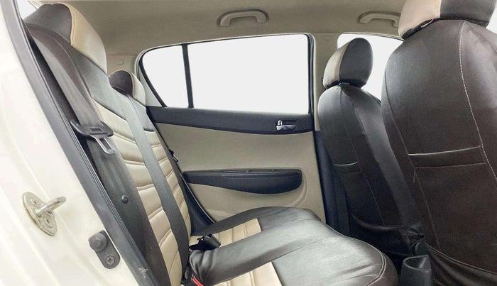 2013 Hyundai i20 MAGNA (O) 1.2, Petrol, Manual, 34,934 km, Right Side Rear Door Cabin