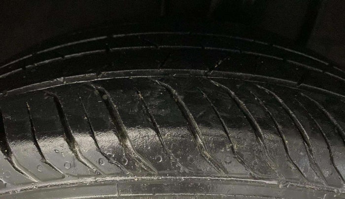 2023 Nissan MAGNITE XV MT, CNG, Manual, 50,312 km, Left Rear Tyre Tread