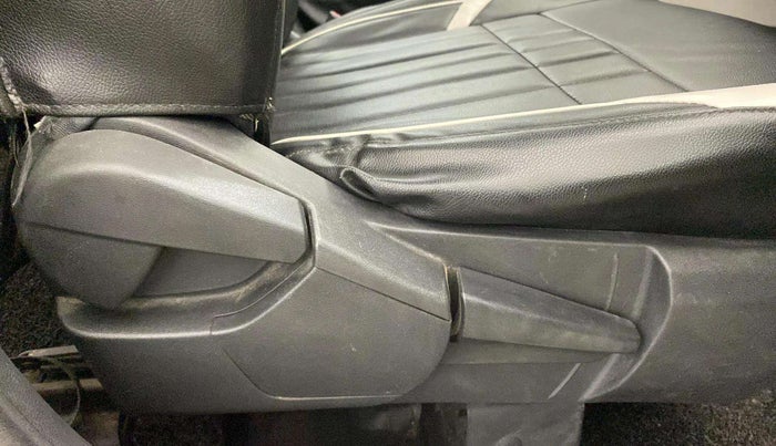 2023 Nissan MAGNITE XV MT, CNG, Manual, 50,312 km, Driver Side Adjustment Panel