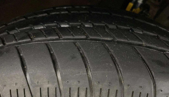 2014 Honda Brio S MT, Petrol, Manual, 56,228 km, Right Front Tyre Tread