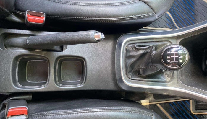 2020 Maruti S Cross ZETA 1.5, Petrol, Manual, 99,808 km, Gear Lever