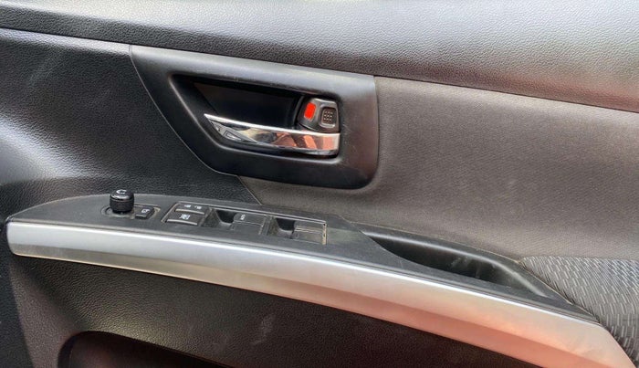 2020 Maruti S Cross ZETA 1.5, Petrol, Manual, 99,808 km, Driver Side Door Panels Control