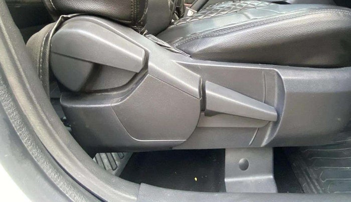 2021 Nissan MAGNITE XV PREMIUM, Petrol, Manual, 96,770 km, Driver Side Adjustment Panel