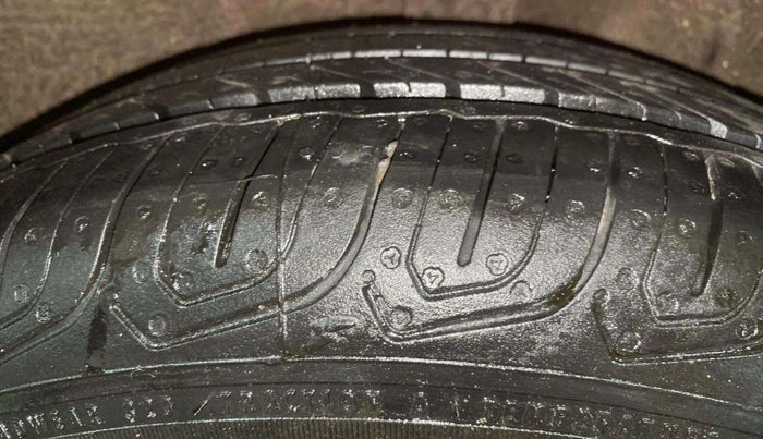 2014 Hyundai Xcent SX 1.2, Petrol, Manual, 55,480 km, Left Rear Tyre Tread