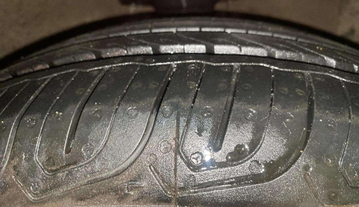 2014 Hyundai Xcent SX 1.2, Petrol, Manual, 55,480 km, Right Front Tyre Tread