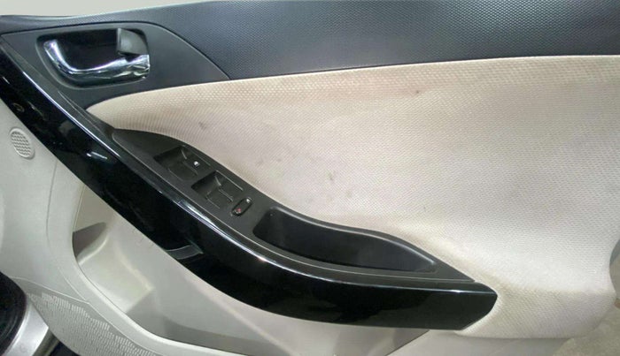 2020 Tata NEXON XZ PETROL, Petrol, Manual, 28,886 km, Driver Side Door Panels Control