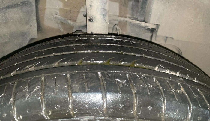 2020 Tata NEXON XZ PETROL, Petrol, Manual, 28,886 km, Right Front Tyre Tread