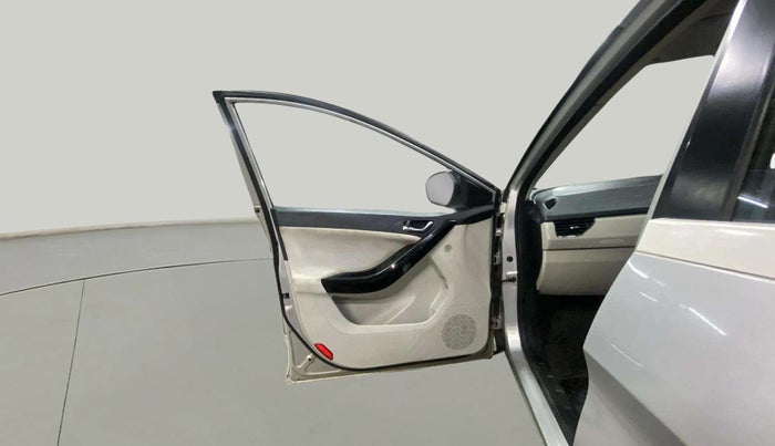 2020 Tata NEXON XZ PETROL, Petrol, Manual, 28,886 km, LHS Front Door