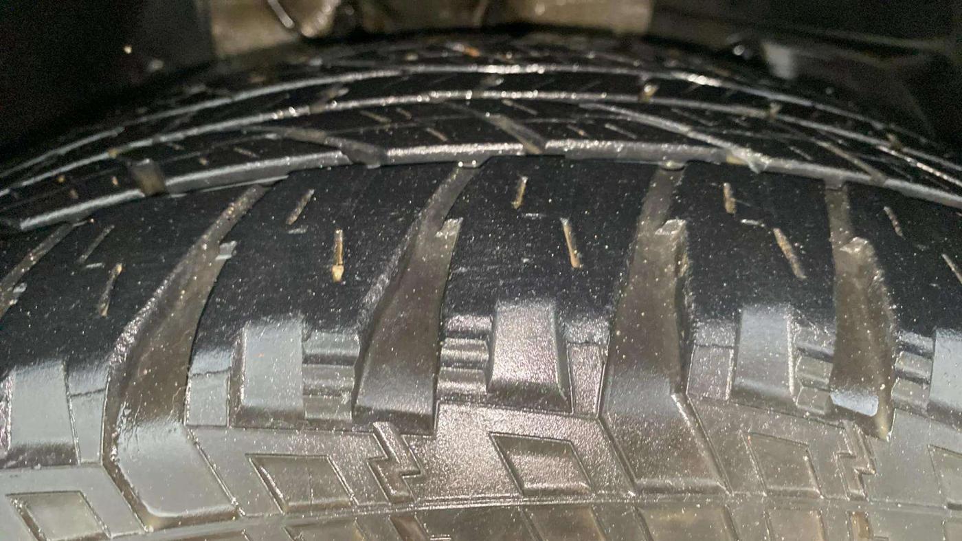 2012 Mahindra XUV500 W6, Diesel, Manual, 97,532 km, Right Front Tyre Tread