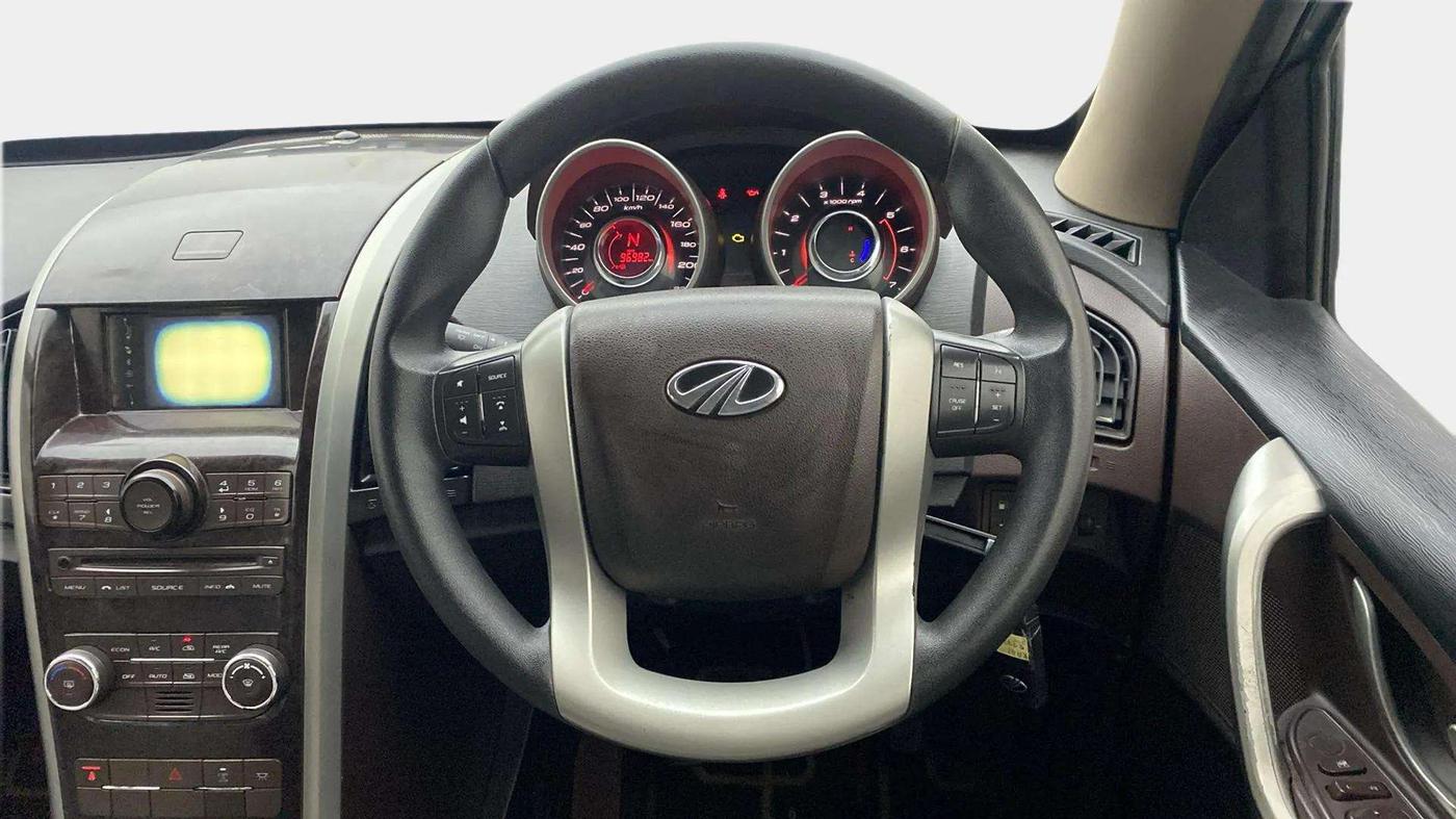 2012 Mahindra XUV500 W6, Diesel, Manual, 97,532 km, Steering Wheel Close Up