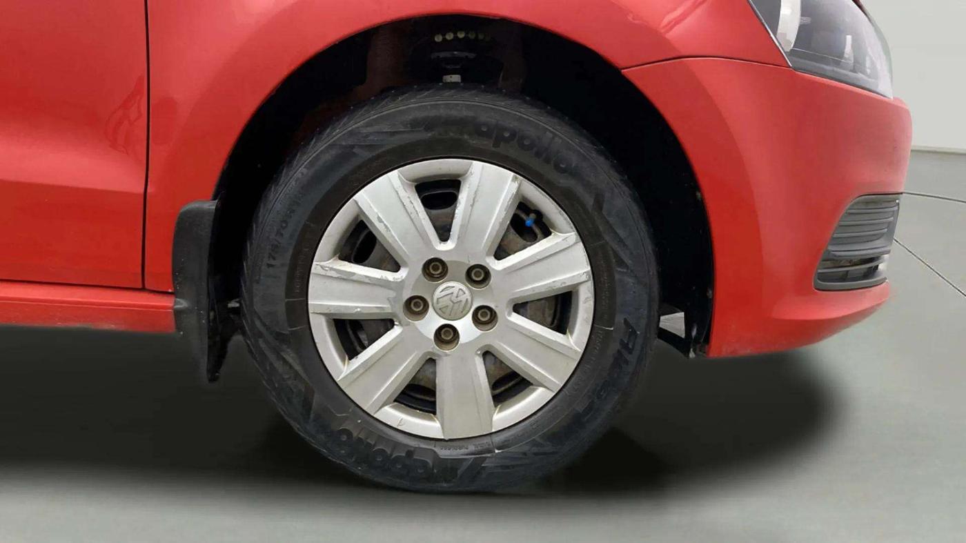 2015 Volkswagen Polo TRENDLINE 1.2L PETROL, Petrol, Manual, 30,693 km, Right Front Wheel