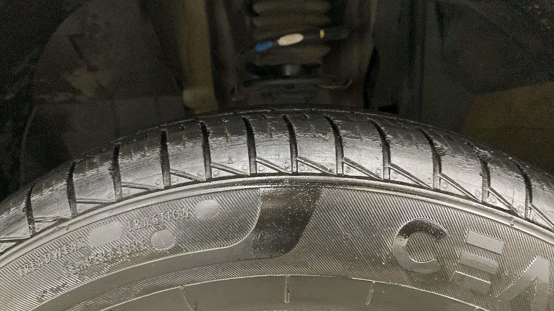RHS-Front-Tyre-Tread-18