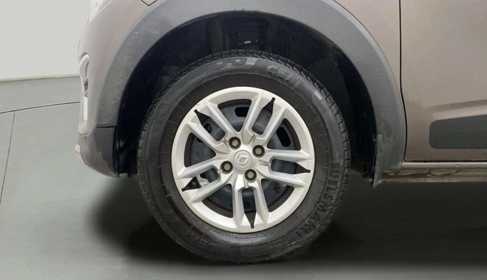 2022 Renault TRIBER RXT AMT, Petrol, Automatic, 19,595 km, Left Front Wheel