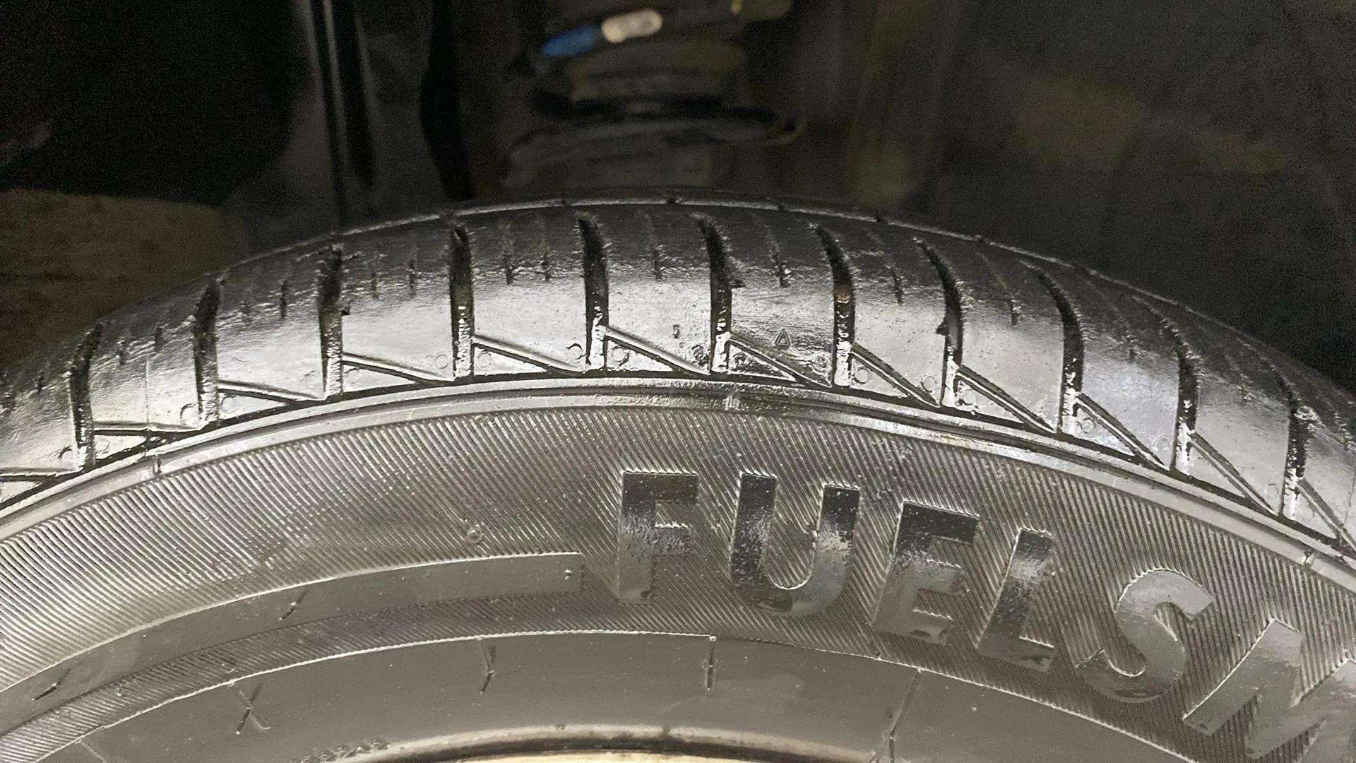 LHS-Front-Tyre-Tread-20