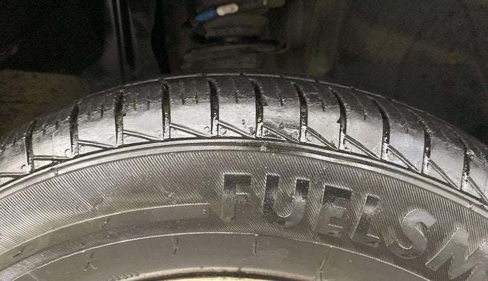 2022 Renault TRIBER RXT AMT, Petrol, Automatic, 19,595 km, Left Front Tyre Tread