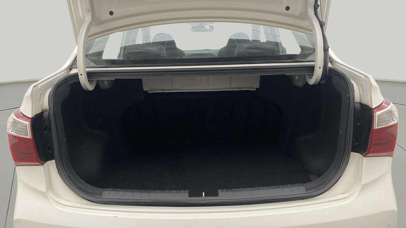 2017 Hyundai Xcent SX 1.2, Petrol, Manual, 37,266 km, Boot Inside