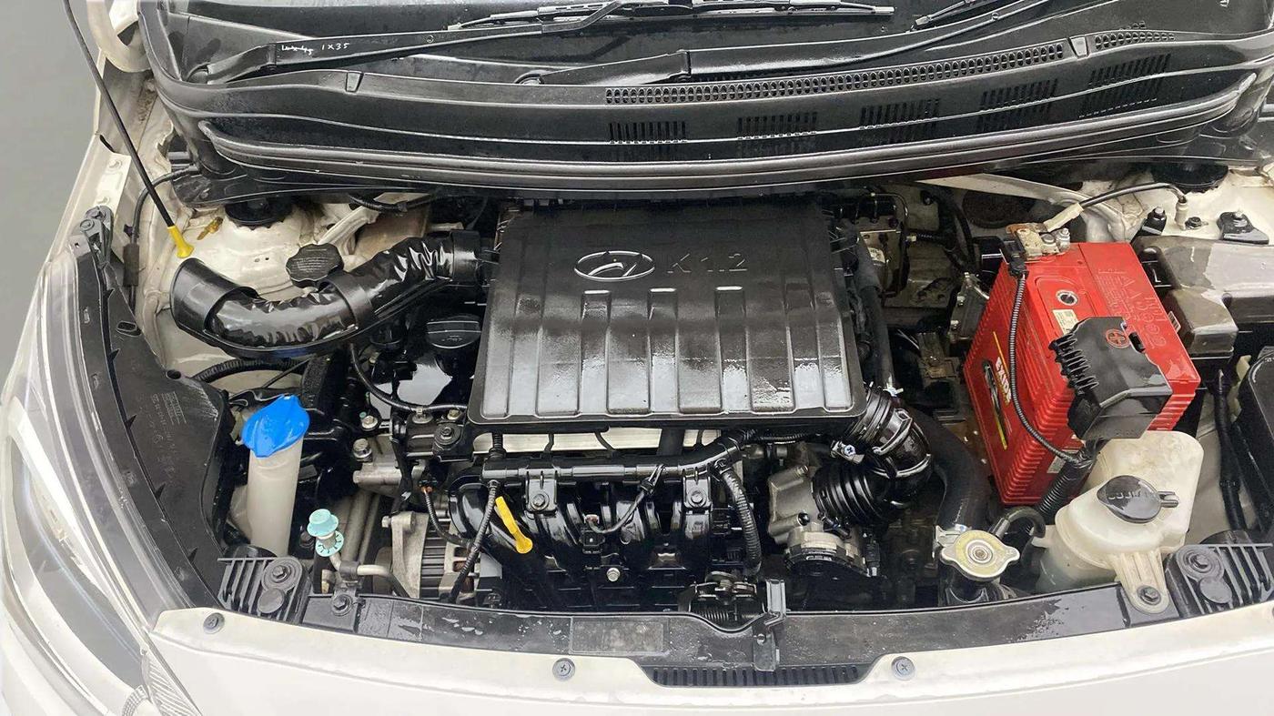 2017 Hyundai Xcent SX 1.2, Petrol, Manual, 37,266 km, Engine View - Right