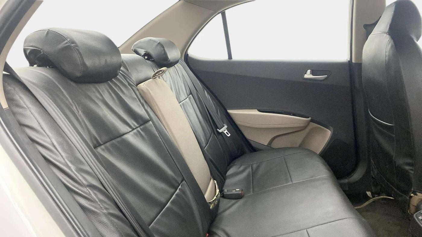 2017 Hyundai Xcent SX 1.2, Petrol, Manual, 37,266 km, Right Side Rear Door Cabin