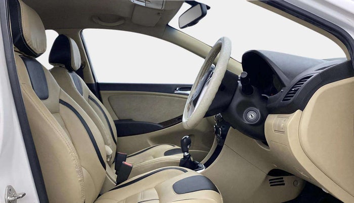 2013 Hyundai Verna FLUIDIC 1.6 VTVT EX, Petrol, Manual, 67,633 km, Right Side Front Door Cabin
