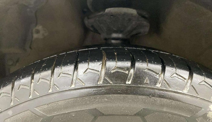 2017 Maruti Celerio ZXI AMT, Petrol, Automatic, 80,805 km, Left Front Tyre Tread