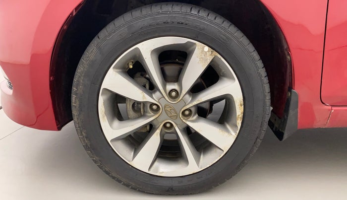 2014 Hyundai Elite i20 SPORTZ 1.4 (O) CRDI, Diesel, Manual, 1,00,003 km, Left Front Wheel