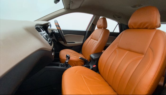 2014 Hyundai Elite i20 SPORTZ 1.4 (O) CRDI, Diesel, Manual, 1,00,003 km, Right Side Front Door Cabin