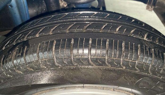 2019 Maruti Alto LXI CNG, CNG, Manual, 15,370 km, Left Rear Tyre Tread