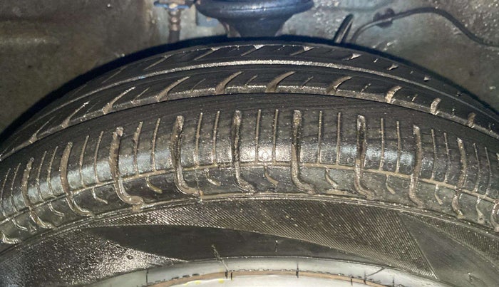2019 Maruti Alto LXI CNG, CNG, Manual, 15,370 km, Right Front Tyre Tread
