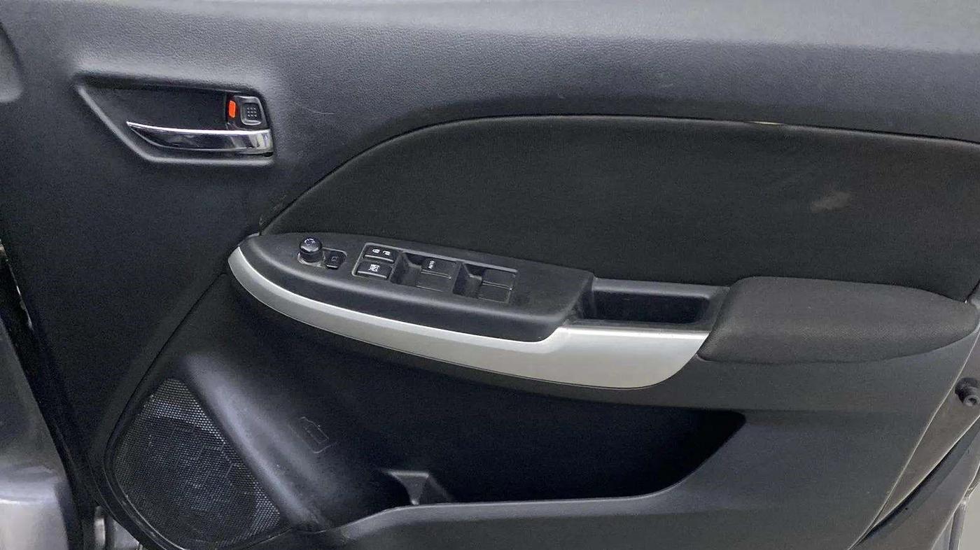 2015 Maruti Baleno DELTA PETROL 1.2, Petrol, Manual, 63,008 km, Driver Side Door Panels Control
