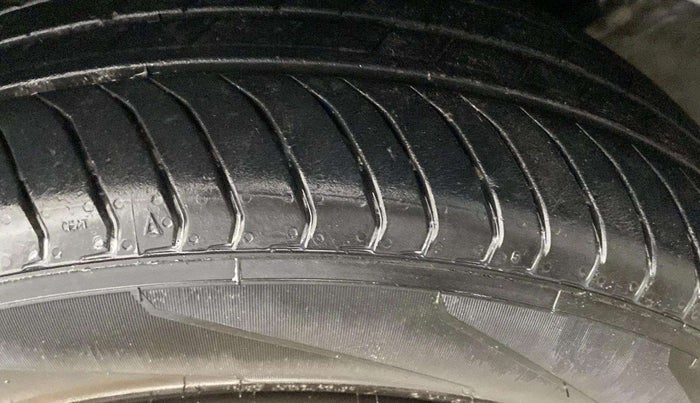2015 Maruti Baleno DELTA PETROL 1.2, Petrol, Manual, 62,922 km, Left Rear Tyre Tread