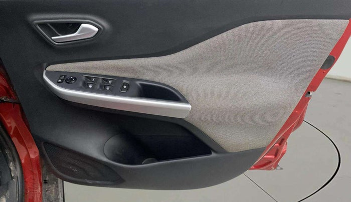 2022 Nissan MAGNITE XV EXECUTIVE, Petrol, Manual, 28,167 km, Driver Side Door Panels Control