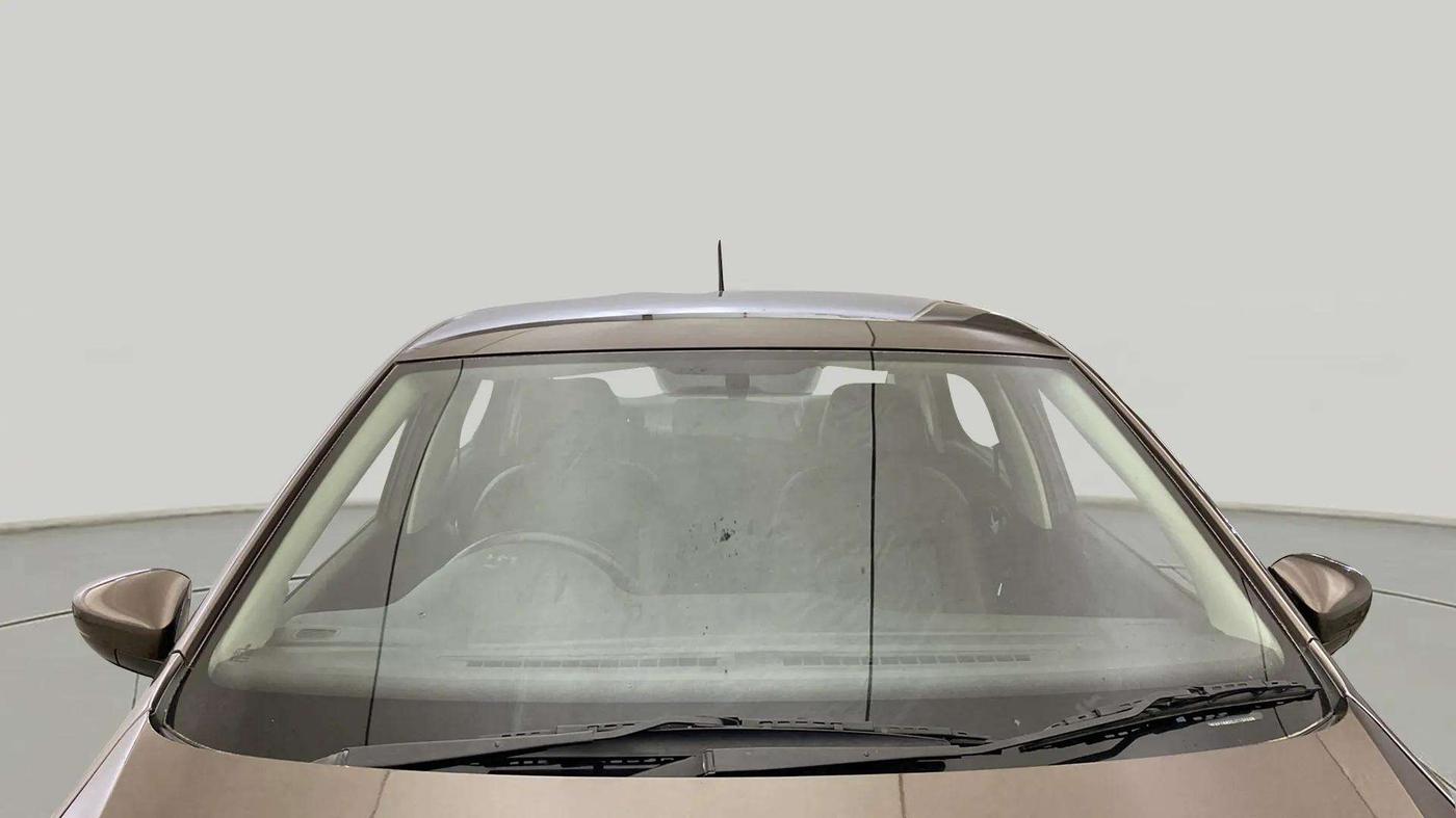 2018 Volkswagen Ameo COMFORTLINE 1.0L, Petrol, Manual, 36,627 km, Front Windshield