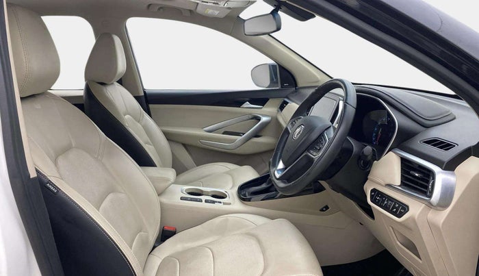 2021 MG HECTOR SHARP 1.5 DCT PETROL DUAL TONE, Petrol, Automatic, 22,583 km, Right Side Front Door Cabin