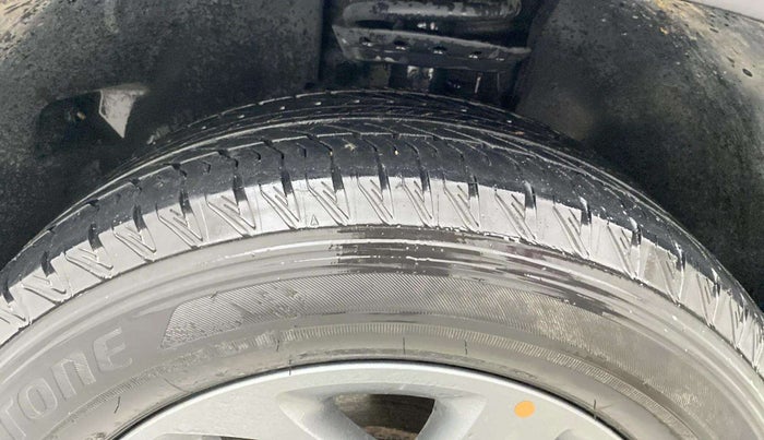 2022 Tata Safari XT, Diesel, Manual, 10,810 km, Left Front Tyre Tread