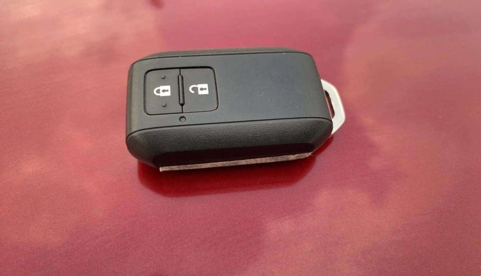 2022 Toyota Glanza G, Petrol, Manual, 44,836 km, Key Close Up