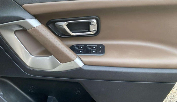 2019 Tata Harrier XZ 2.0L, Diesel, Manual, 69,359 km, Driver Side Door Panels Control