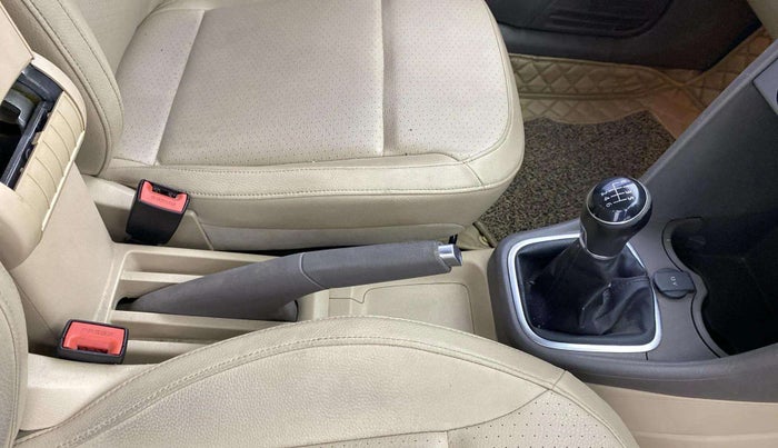 2020 Volkswagen Vento HIGHLINE 1.0L TSI, Petrol, Manual, 93,275 km, Gear Lever