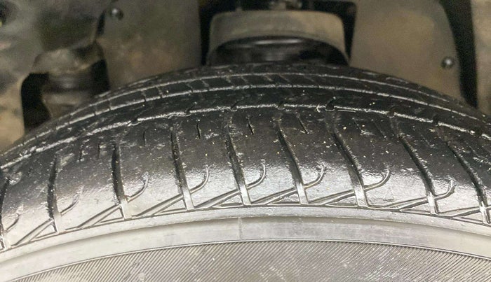 2022 Mahindra BOLERO NEO N 10, Diesel, Manual, 40,765 km, Left Front Tyre Tread